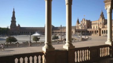SEVILLA, İspanya - 11 AĞUSTOS 2019: Plaza de Espaa, Sevilla, İspanya, Avrupa.