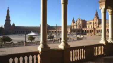 SEVILLA, İspanya - 11 AĞUSTOS 2019: Plaza de Espaa, Sevilla, İspanya, Avrupa.