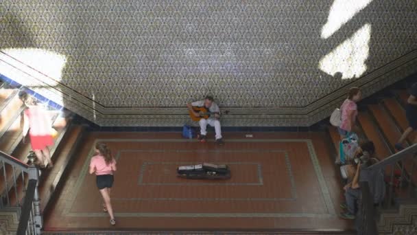 Sevilla España Agosto 2019 Hombre Toca Guitarra Plaza España Sevilla — Vídeos de Stock