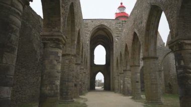 Saint-Mathieu manastırı ve deniz feneri, Brittany, Fransa, Avrupa.