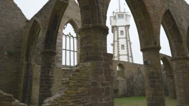 Saint-Mathieu manastırı ve deniz feneri, Brittany, Fransa, Avrupa.