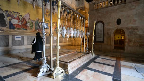 Jerusalem Israel Dezembro 2016 Pedra Unção Interior Igreja Santo Sepulcro — Vídeo de Stock