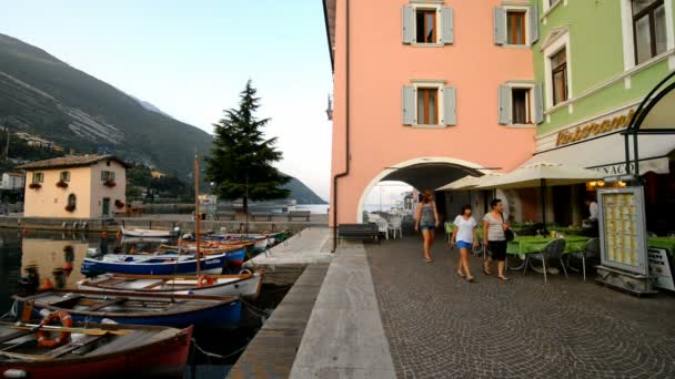 Torbole Italië Juli Het Dorp Torbole Italië Juli 2015 Stad — Stockvideo