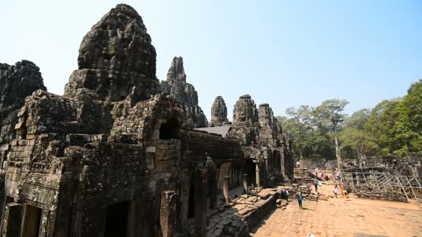 Храм Байон Храмы Ангкора Сиемреап Камбоджа Индокитай Юго Восточная Азия — стоковое видео