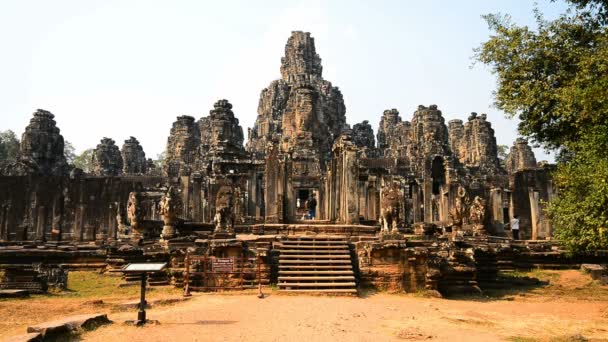 Siem Reap Cambodia Março 2017 Turistas Templo Prasat Rorng Ramong — Vídeo de Stock