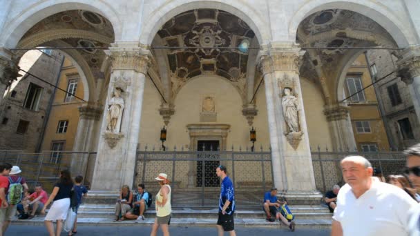 Siena Itália Julho 2015 Pessoas Caminhando Rua Medieval Cidade Velha — Vídeo de Stock