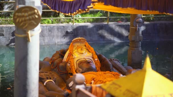 Kathmandu Nepal 25Th December 2017 Interior Budhanilkantha Temple Reclining Buddha — 图库视频影像