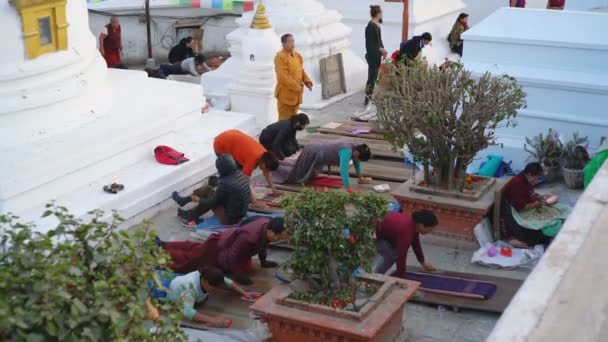 Kathmandu Nepal 24Th December 2017 Praying Monks Boudhanath Stupa Kathmandu — Stock Video