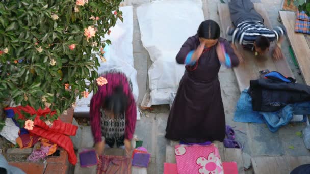 Kathmandu Nepal December 2017 Biddende Monniken Boudhanath Stupa Kathmandu Nepal — Stockvideo