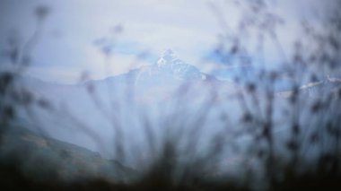 Annapurna ana kamp yürüyüşü, Machapuchare Dağı 'nın zirvesine gün doğumunda bakın, Nepal, Asya.