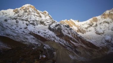 Annapurna Ana Kampı, Nepal, Annapurna pisti, Himalaya, Asya 'dan Machapuchare dağ manzarası.