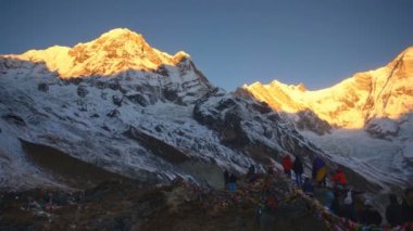 Annapurna Ana Kampı, Nepal, Annapurna pisti, Himalaya, Asya 'dan Machapuchare dağ manzarası.