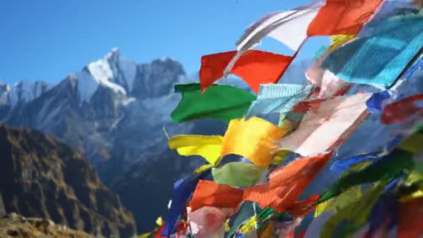 Boeddhistische Gebedsvlaggen Himalaya Basiskamp Annapurna Nepal Azië — Stockvideo