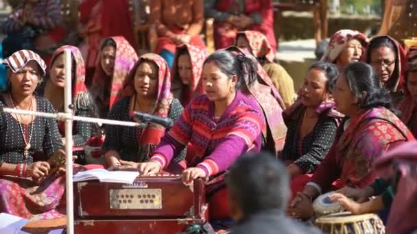 Panauti Nepal Diciembre 2017 Mujeres Cantando Tocando Armonio Sobre Celebración — Vídeos de Stock