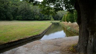 Fontenay Manastırı, Fransa 'nın Cote-d' Or kentinde, Montbard yakınlarındaki Marmagne komününde bulunan eski bir manastır..