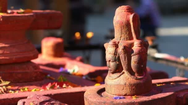 Kathmandu Nepal Dezembro 2017 Interior Templo Budhanilkantha Com Buda Reclinada — Vídeo de Stock