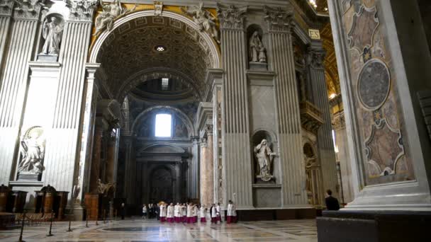 Trauerzeremonie in der Basilica di San Pietro — Stockvideo