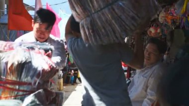 Sapa sabah sokak mahallinde