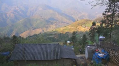 Sapa'da gün batımında tepeler