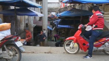 Sapa sabah pazarında sokak sahnesi