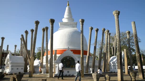 Pèlerins à Thuparama Dagoba — Video