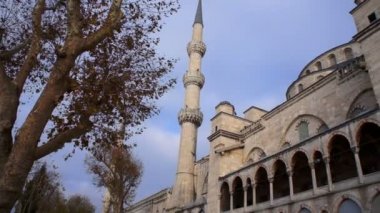 Mavi gökyüzü mavi Camii