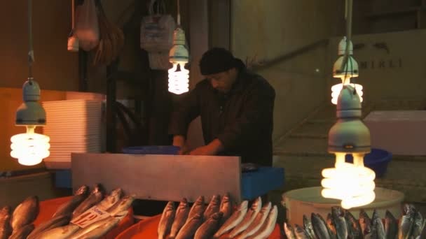 Gente comprando en el Gran Bazar — Vídeo de stock