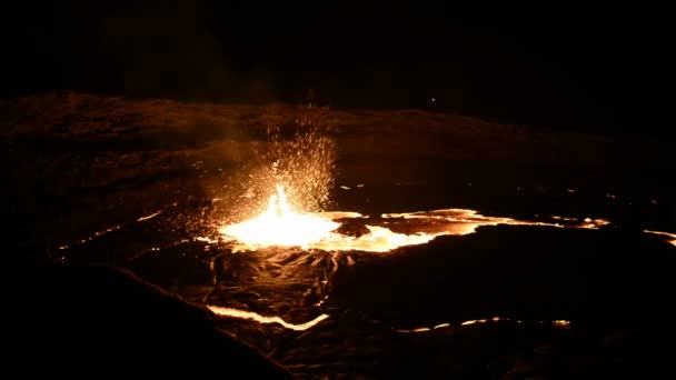 Вулкан Эрта-Але в Данакильской впадине — стоковое видео