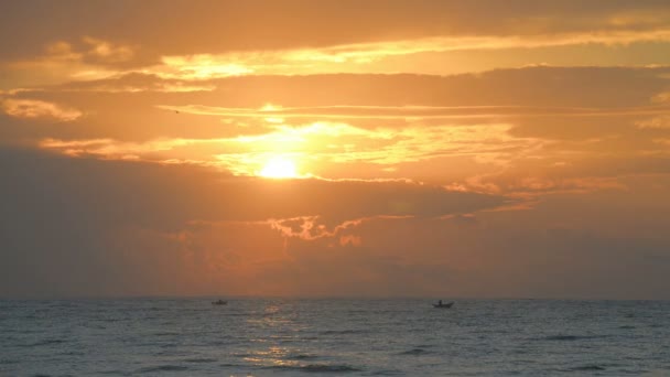 Zonsopgang aan de zuidkust van Sri Lanka — Stockvideo