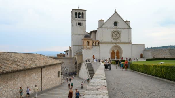 Scena di strada con Basilica di San Francesco — Video Stock