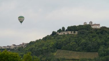 Ünlü Romanesk Bazilika'nın panoramik görünüm