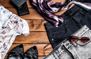 kot pantolon ve Aksesuar ahşap kurullarında