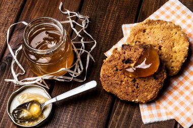 kavanoz reçel ve ev yapımı kurabiye