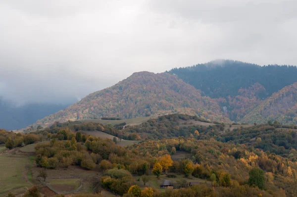 Vackra höst bergslandskap — Stockfoto