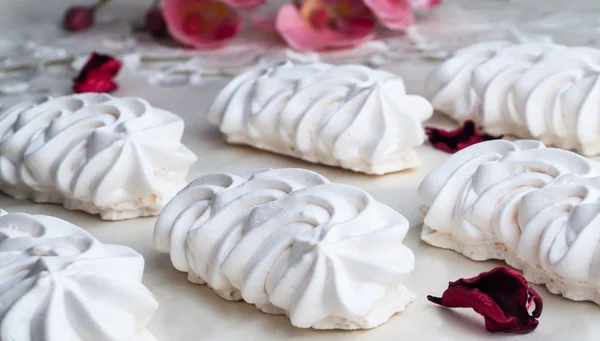 White marshmallow on a table close-up — Stock Photo, Image