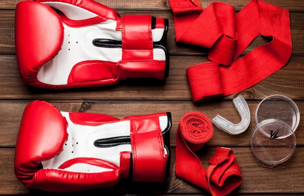 Deri eldiven kickboks ve boks için — Stok fotoğraf