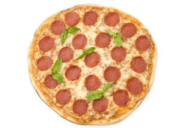 pepperoni pizza, beyaz zemin üzerine izole