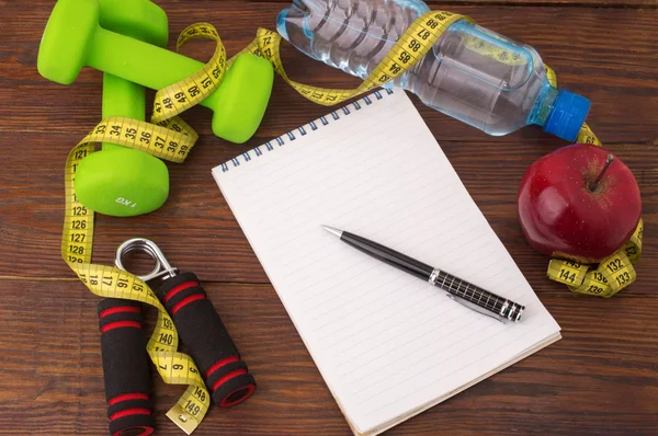 Cvičení a fitness dieta kopírovat prostor deník. Koncept zdravého životního stylu. — Stock fotografie