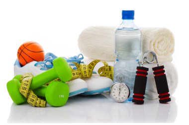 fitness ekipmanları beyazda izole edildi