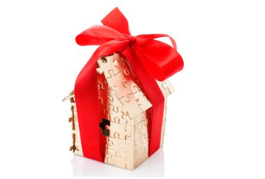 evi altın renginin kırmızı yay ile bulmacalar