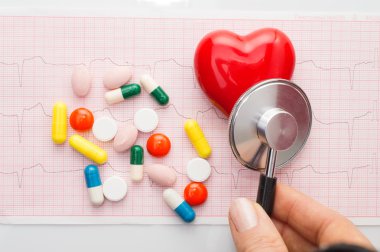 Kardiyogram kırmızı kalpli