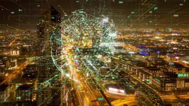 Imágenes aéreas inteligentes del dron de la ciudad Arcos de información del holograma que se forman durante la comunicación de la red Red futurista y tecnología 5G Drone Low Light 4k. Lazo de vídeo, lapso de tiempo, Dubai Emiratos Árabes Unidos vista aérea — Vídeo de stock