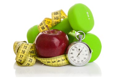 İki dambıl, Kırmızı elma, teyp ölçme.