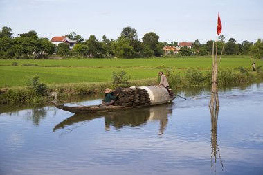 Vietnamca famers geleneksel koni şapka ile