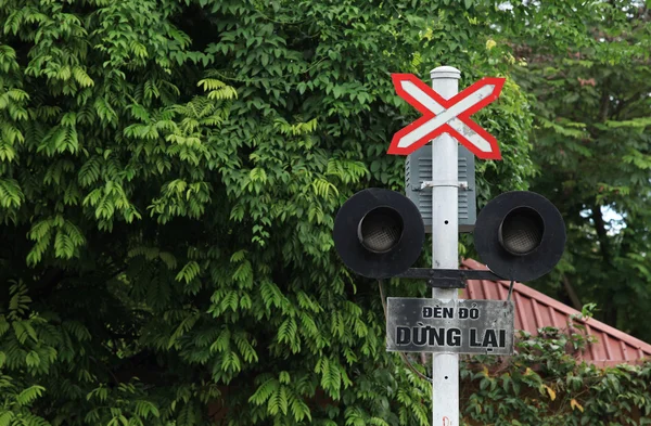 Señal de cruce de ferrocarril con luces — Foto de Stock