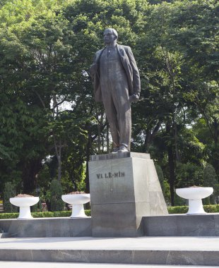 Hanoi aynı adı Park'ta Vladimir Lenin heykeli