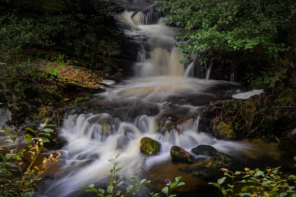 Vodopád Tekoucí Řeky Elan Hned Centrem Města Rhayader Mid Wales — Stock fotografie