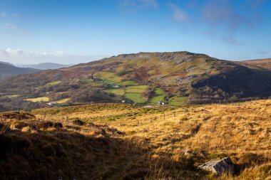 Güney Galler 'deki Abercrave' e bakan Cribarth Dağı, Uyuyan Dev olarak da bilinir.