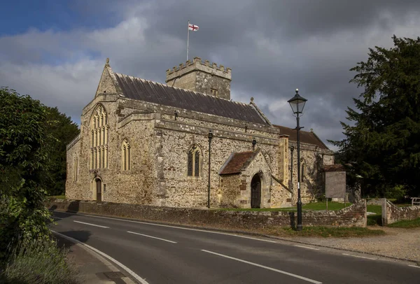 St Mary Kilisesi, 12. yüzyıl kilisesi Hampshire, İngiltere 'deki Fordingbridge köyünde.