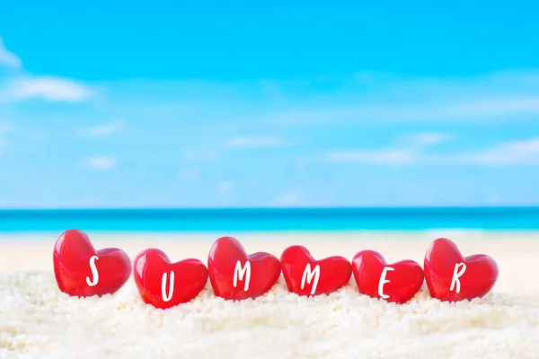 Forma Corazón Rojo Playa Arena Blanca — Foto de Stock